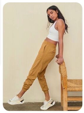Athleta Mustard Yellow Side-Panel Jogger Pants. Textured Brooklyn jogger